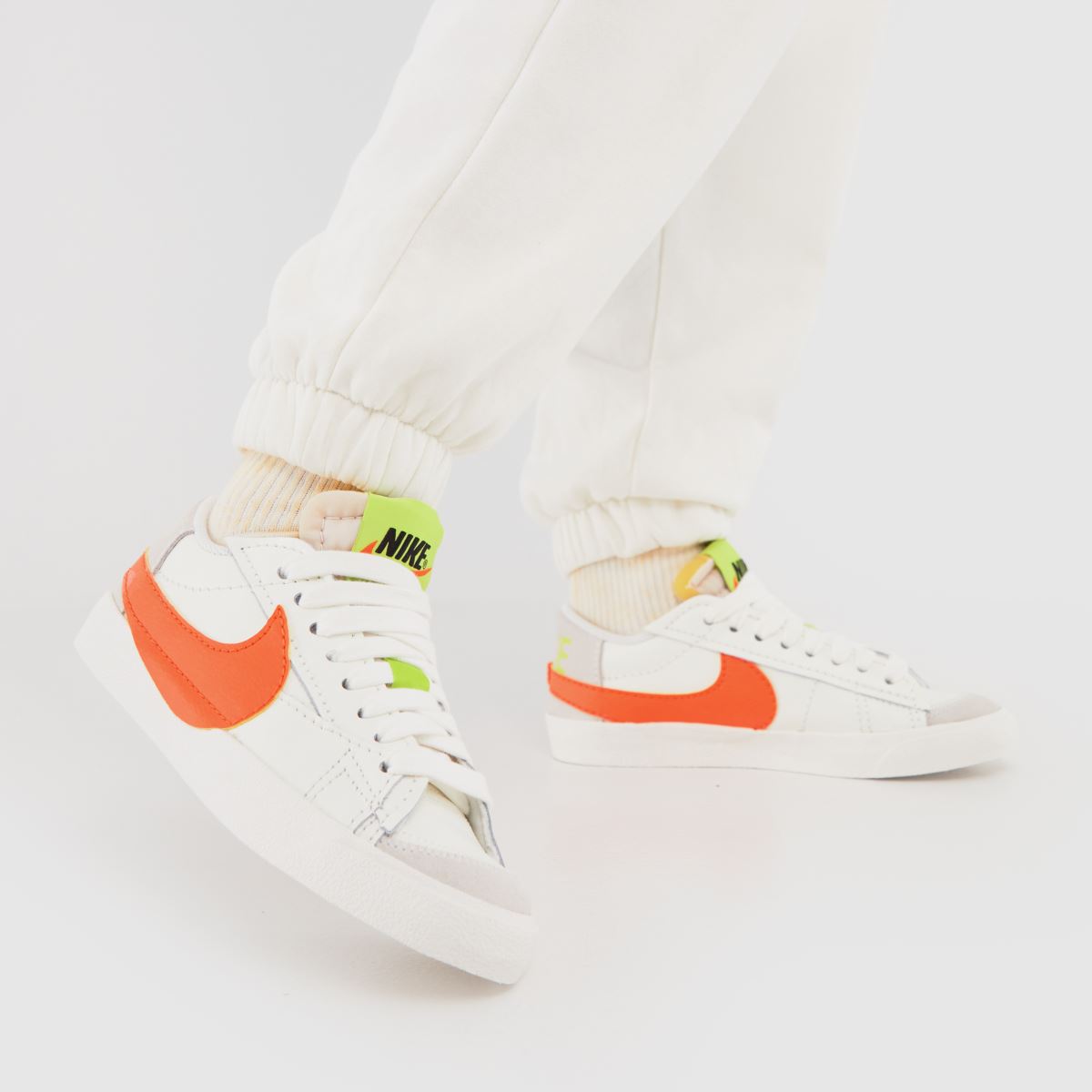 Blazer Jumbo 77 Low (WHITE ORANGE)