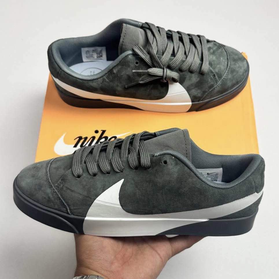 Blazer Jumbo 77 Low Suede (GRAY)