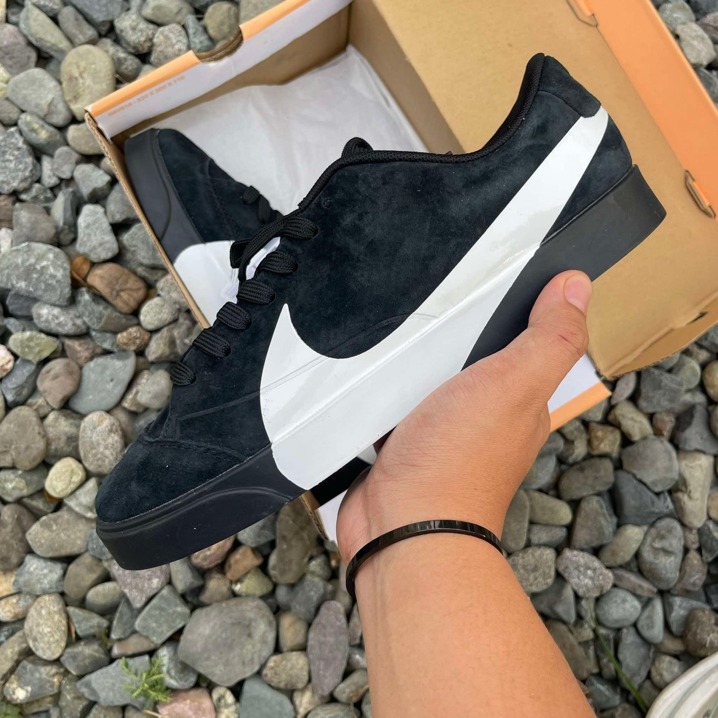Blazer Jumbo 77 Low Suede (BLACK)