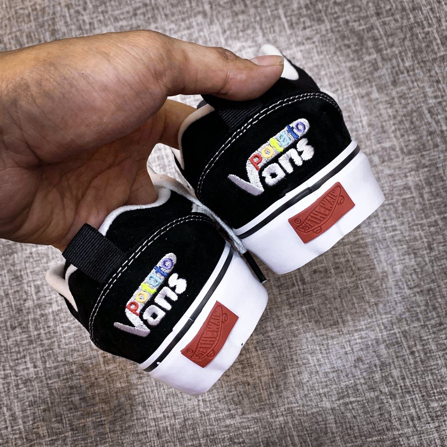VANS POTATO (BLACK)